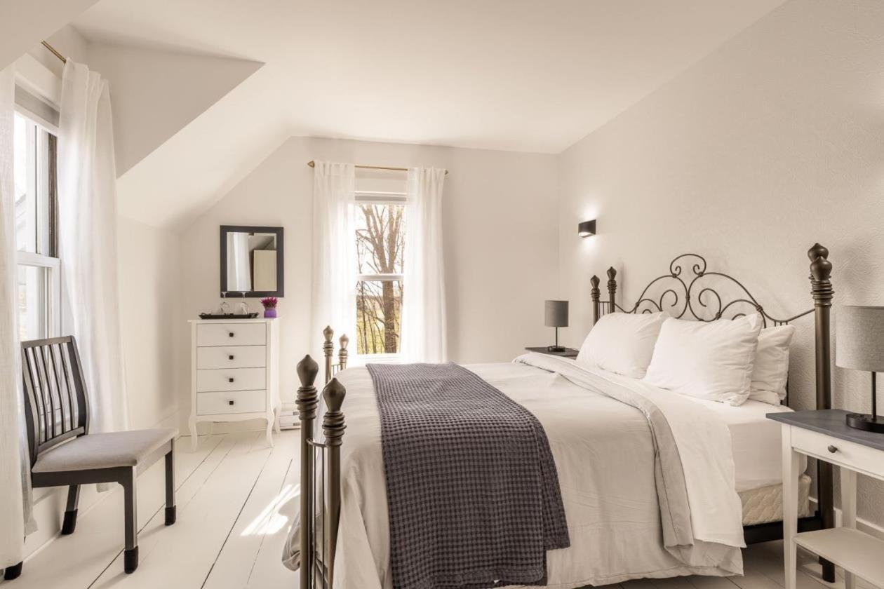 B&B Hillhouse Lac-Brome Exterior foto